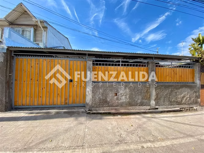 Casa en venta de 3 dorm. en Pudahuel