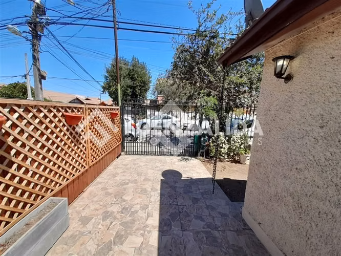 Arriendo Casa Estación Central 3 dormitorios Estacionamiento