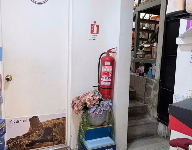 EXCELENTE y REMODELADO LOCAL COMERCIAL