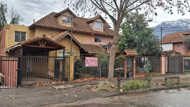 Casa en venta de 3 dorm. en Peñalolén