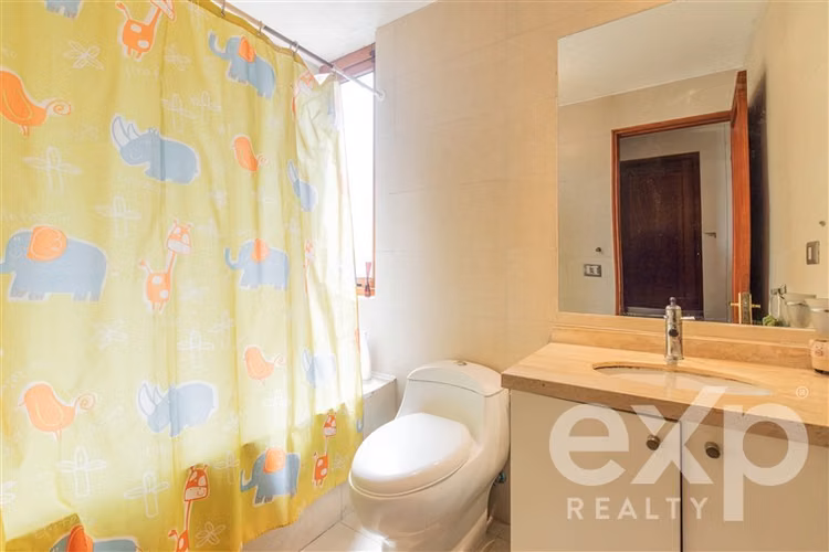 Casa en venta en Valenzuela Puelma en La Reina Alta