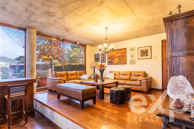 Casa en venta en Valenzuela Puelma en La Reina Alta
