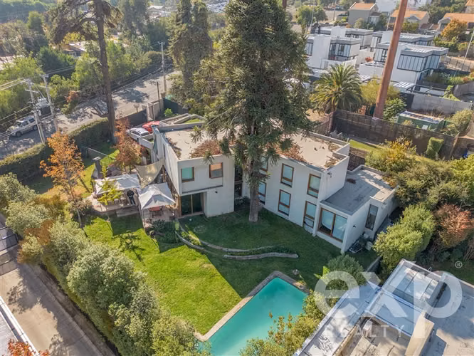 Casa en venta en Valenzuela Puelma en La Reina Alta