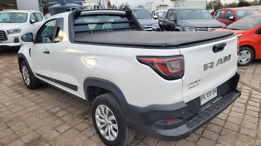RAM 700 SLT CS 1.4 FULL MEC. 1.4 • 4x2 • Mecánica • 2021