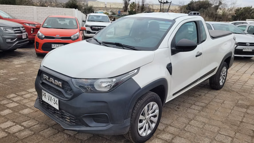 RAM 700 SLT CS 1.4 FULL MEC. 1.4 • 4x2 • Mecánica • 2021