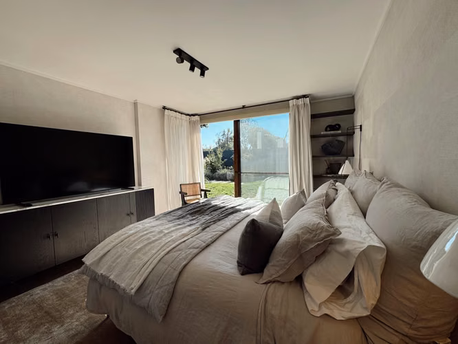 Amplia y moderna casa en exclusivo sector de Linderos