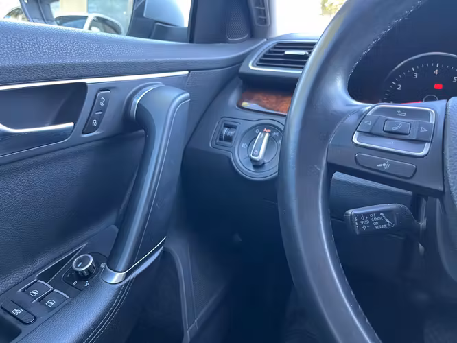 VOLKSWAGEN PASSAT HIGHLINE 1.8 TSI AUT. 2013 SÓLO 79.000 KM.