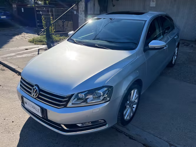 VOLKSWAGEN PASSAT HIGHLINE 1.8 TSI AUT. 2013 SÓLO 79.000 KM.