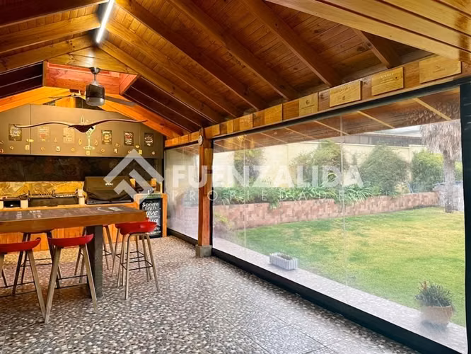 Casa en venta de 5 dorm. en Peñalolén