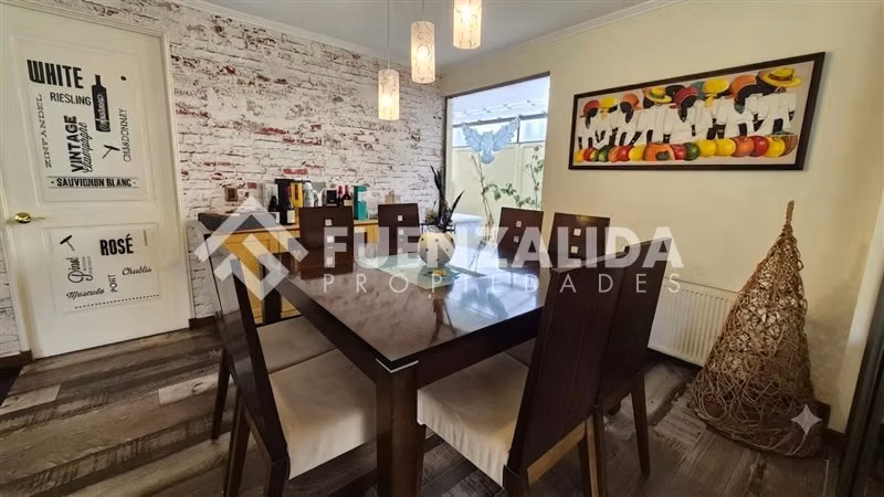 Casa en venta de 5 dorm. en Peñalolén