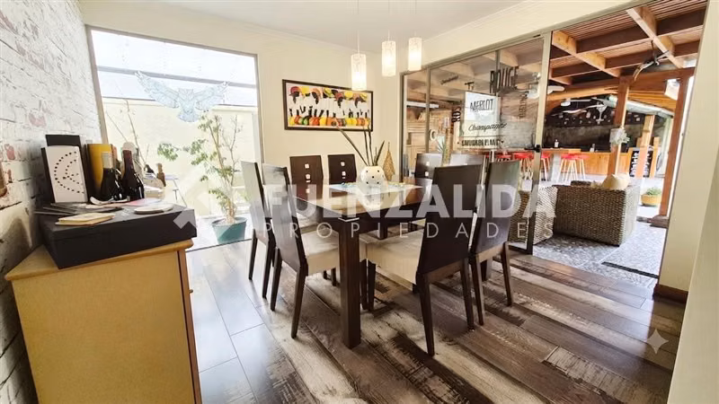Casa en venta de 5 dorm. en Peñalolén