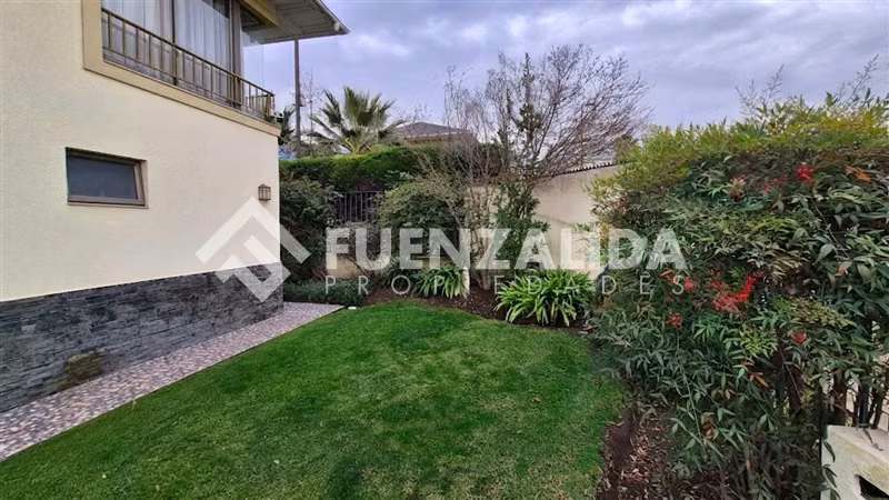 Casa en venta de 5 dorm. en Peñalolén