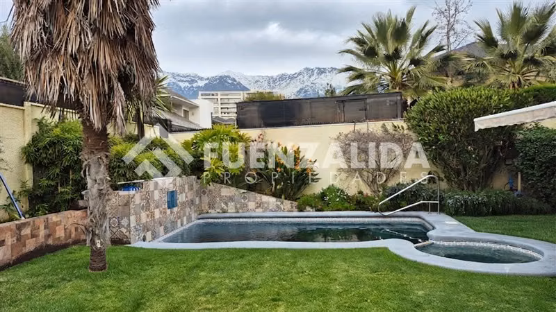 Casa en venta de 5 dorm. en Peñalolén