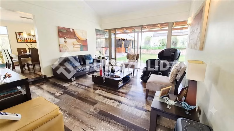 Casa en venta de 5 dorm. en Peñalolén