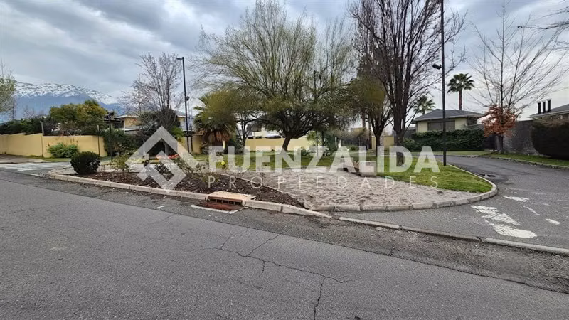 Casa en venta de 5 dorm. en Peñalolén