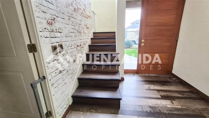 Casa en venta de 5 dorm. en Peñalolén
