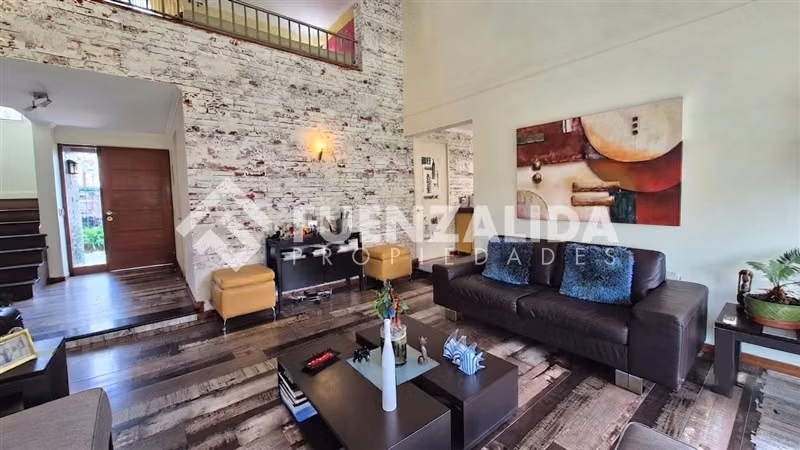 Casa en venta de 5 dorm. en Peñalolén