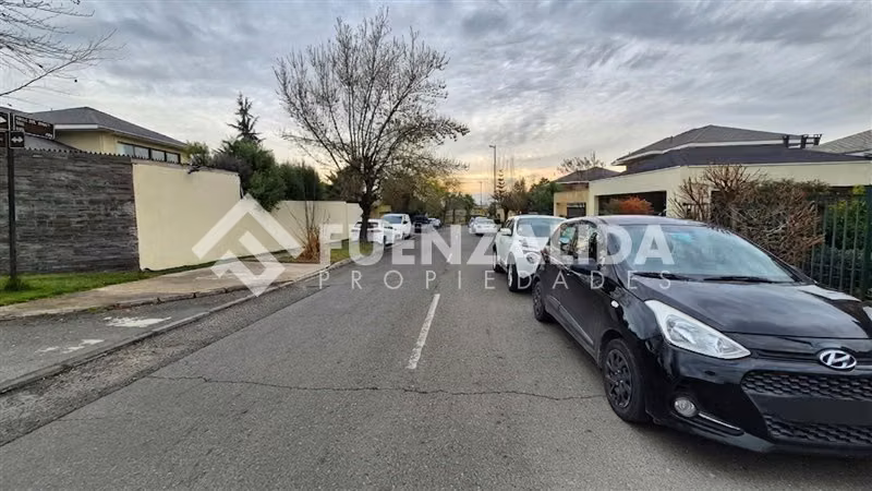 Casa en venta de 5 dorm. en Peñalolén