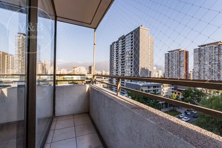Depto 3D 2B con Estac y Bg, a pasos Metro Irarrázaval. - Imagen 7