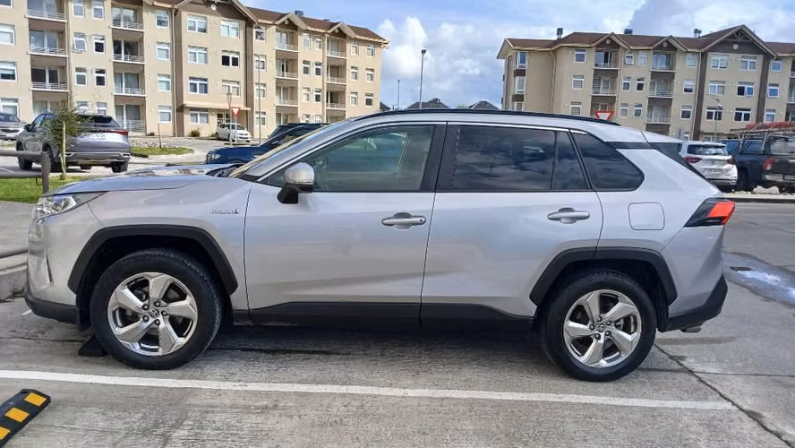 Vendo Toyota Rav4 Hybrid