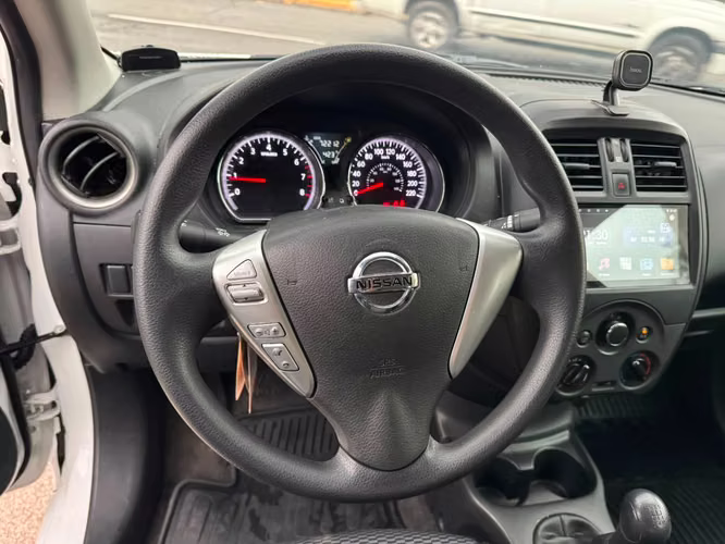 NISSAN VERSA 1.6 MEC SOLO 72.000 KM FULL AIRE AIRBAG ABS VER EN LAS CONDES 2020