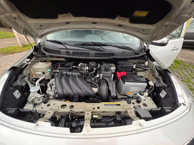 NISSAN VERSA 1.6 MEC SOLO 72.000 KM FULL AIRE AIRBAG ABS VER EN LAS CONDES 2020