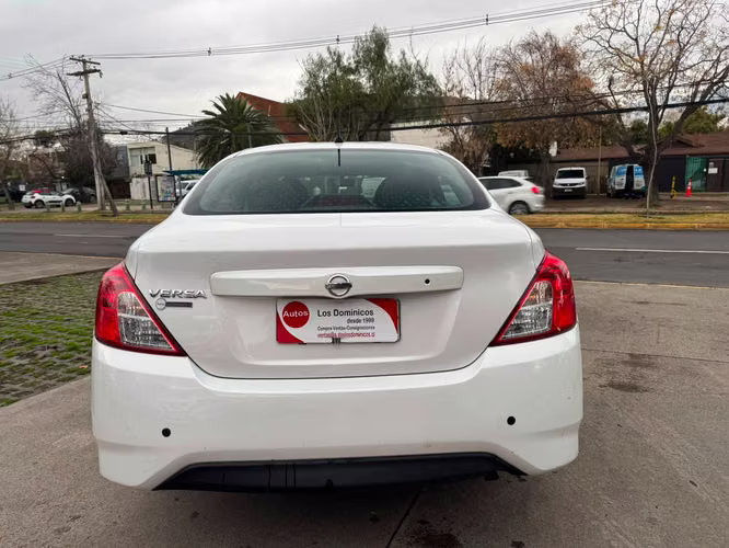 NISSAN VERSA 1.6 MEC SOLO 72.000 KM FULL AIRE AIRBAG ABS VER EN LAS CONDES 2020