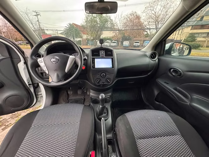 NISSAN VERSA 1.6 MEC SOLO 72.000 KM FULL AIRE AIRBAG ABS VER EN LAS CONDES 2020