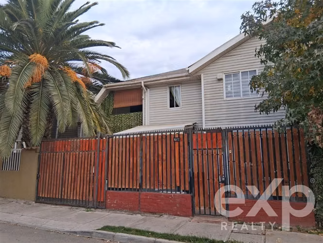 Casa espaciosa en venta de 5 dorm. 4B en Maipú