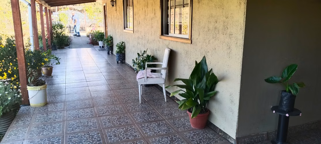 HERMOSA VIVIENDA EN VILLA TRINTRE, COMUNA DE LOS SAUCES