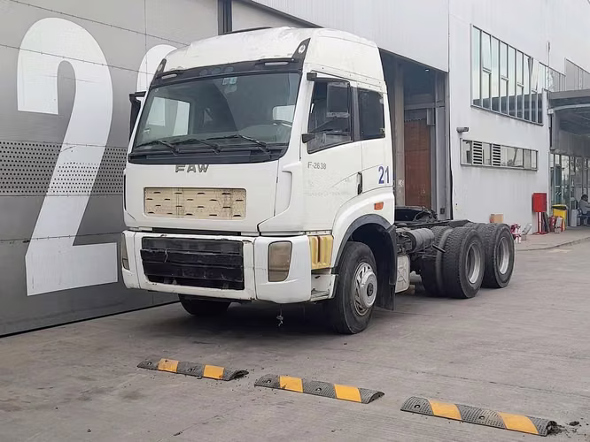 Tracto Camion Faw CA4258 Año 2012