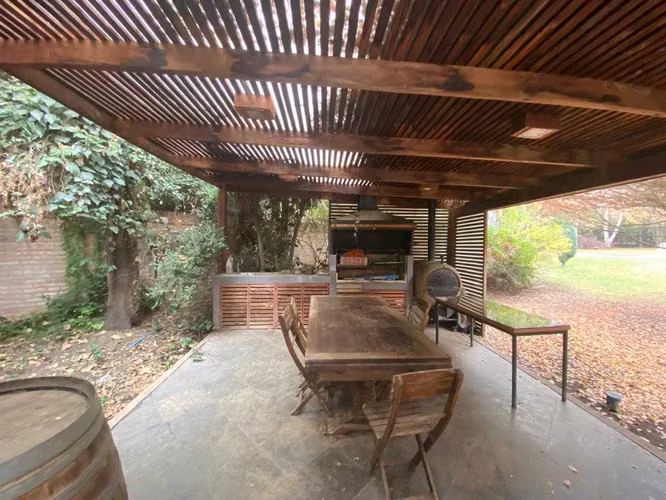 Casa en arriendo 6 hab Parque San Fuente (177198)