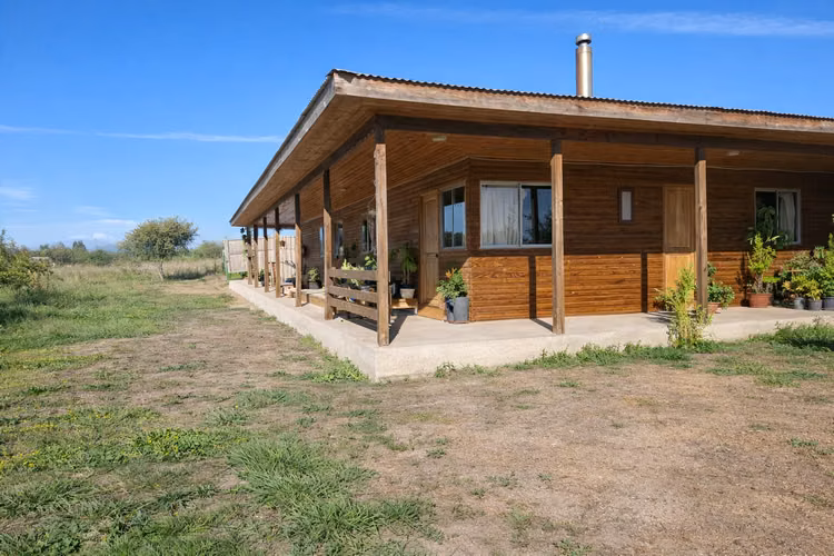  Vendo Hermosa Parcela de 5.000m²  Terreno, Con Casa Amplia | Quesería | Pelarco