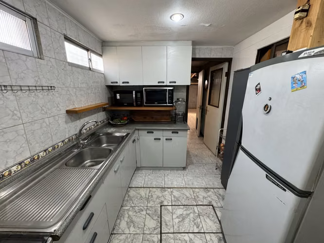 Casa de 3 Pisos 5D/2B Los Héroes Maipú