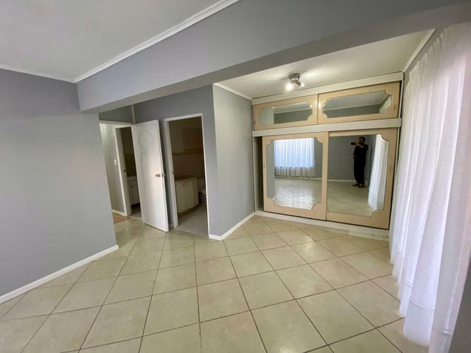 AMPLIA CASA DE 2 PISOS EN AVENIDA SCHLEYER (177244)