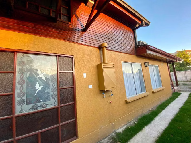 AMPLIA CASA DE 2 PISOS EN AVENIDA SCHLEYER (177244)