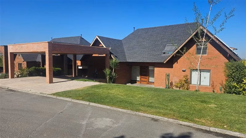 TusCorredores vende hermosa casa en Sector las Pircas