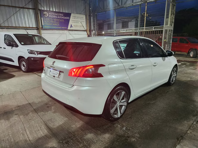 PEUGEOT 308 HDI  FULL TECHO PANORAMICO AUTOMÁTICO, RECIBO