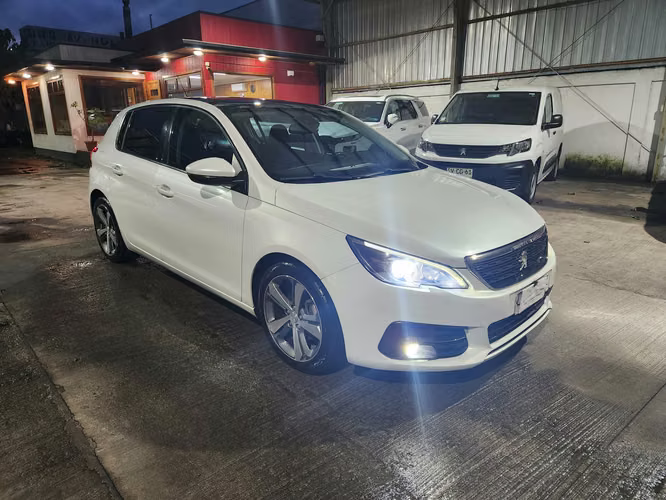 PEUGEOT 308 HDI  FULL TECHO PANORAMICO AUTOMÁTICO, RECIBO