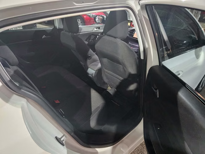 PEUGEOT 308 HDI  FULL TECHO PANORAMICO AUTOMÁTICO, RECIBO
