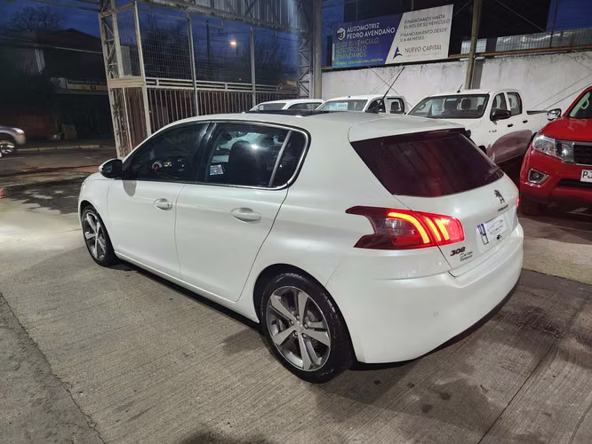 PEUGEOT 308 HDI  FULL TECHO PANORAMICO AUTOMÁTICO, RECIBO