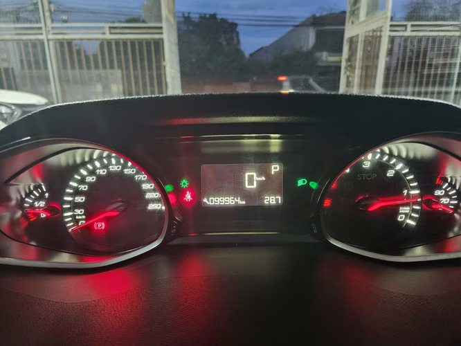 PEUGEOT 308 HDI  FULL TECHO PANORAMICO AUTOMÁTICO, RECIBO