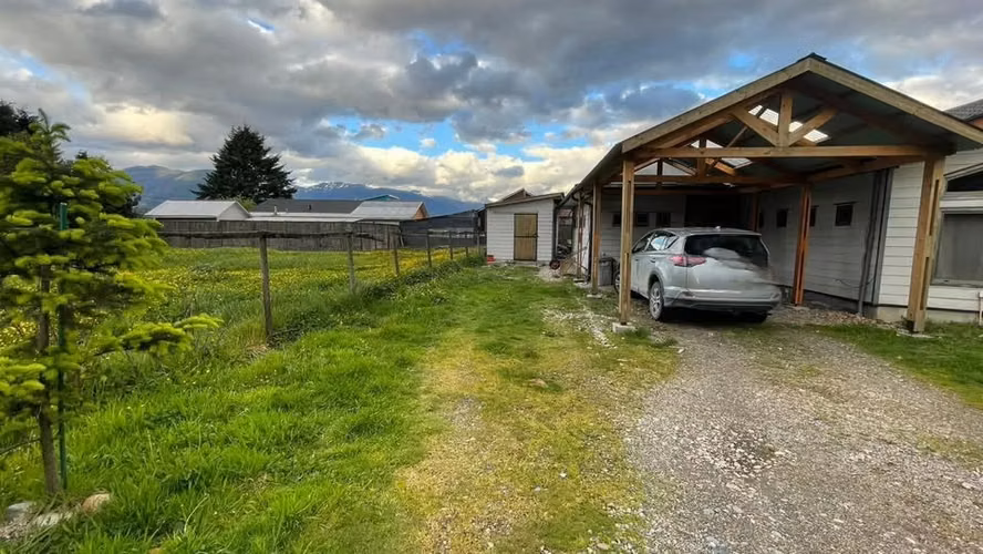 VENDE  o ARRIENDAhermosa casa en Puerto Aysén. - Imagen 8