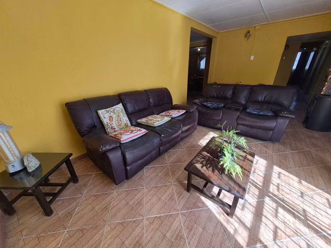 Vendo Amplia Casa (177246)
