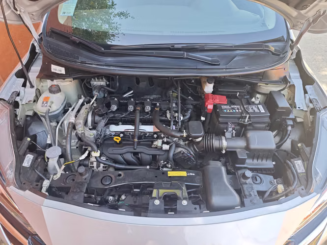 NISSAN VERSA 2025