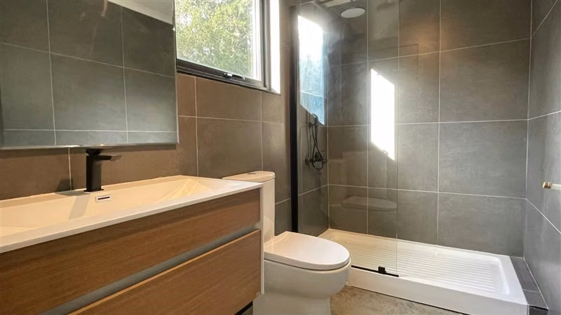 Casa Contemporánea inmersa en bosque nativo-3D/3B-El Bosque