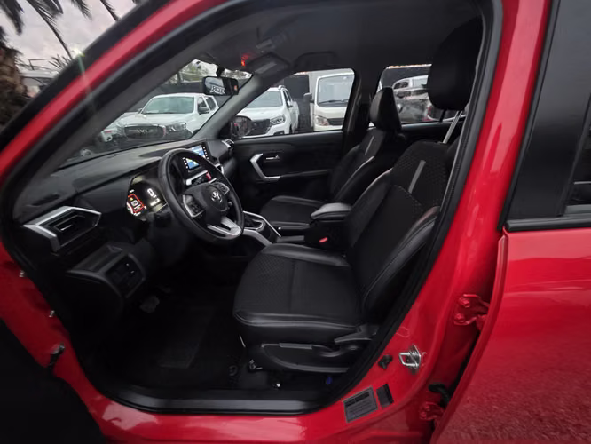 Toyota raize año 2024 full aut en prenda