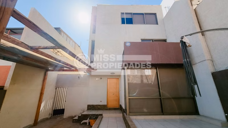 VENDE CASA SECTOR SUR ANTOFAGASTA