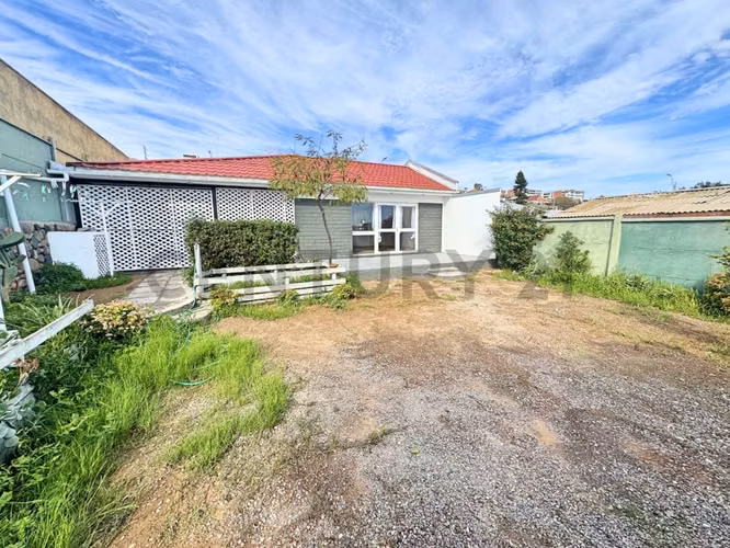 Se vende casa remodelada 3D+1B en La Serena