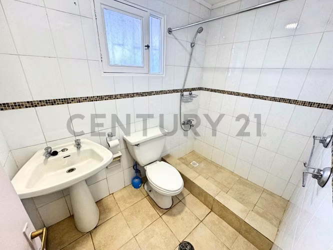 Se vende casa remodelada 3D+1B en La Serena